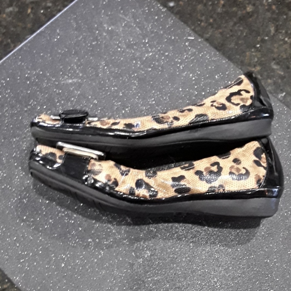 Leopard print Naturalizer slip on - Picture 3 of 7